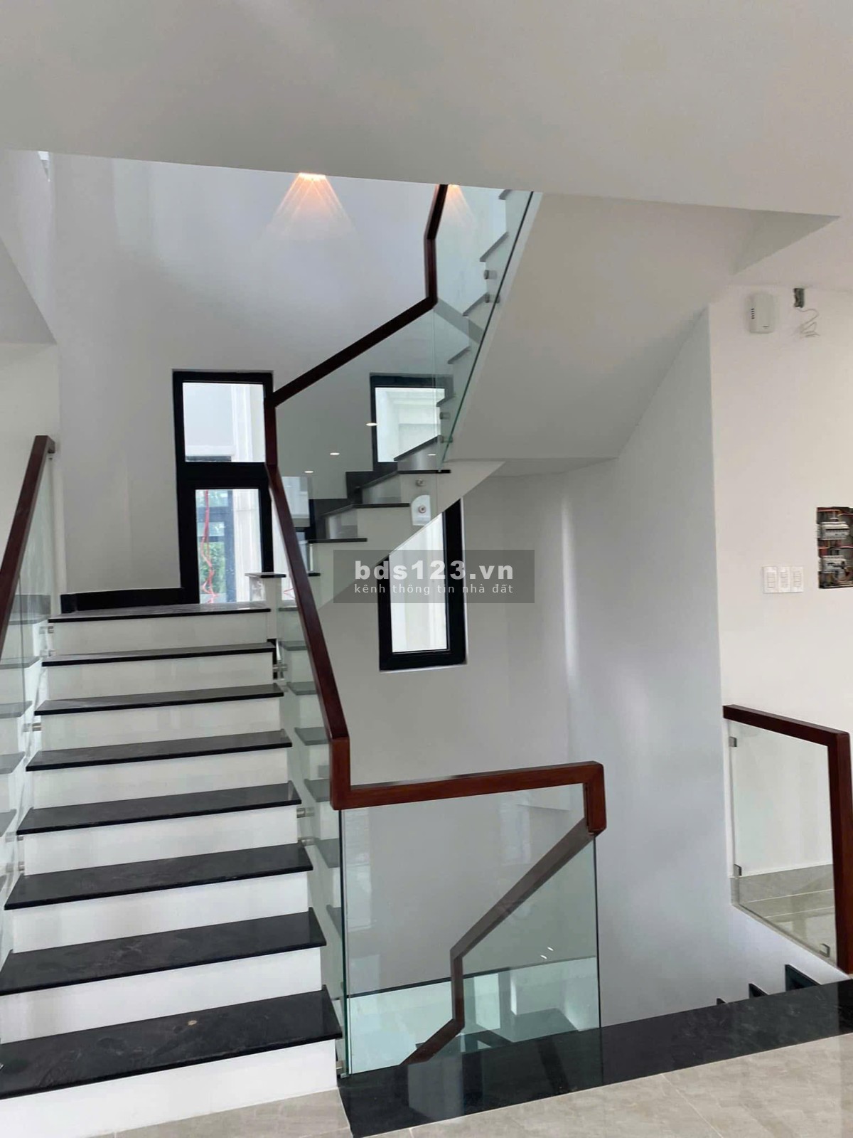 Cho thuê Boutique villa 275m2 nhà Phố, Biệt Thự Vinhomes Quận 9