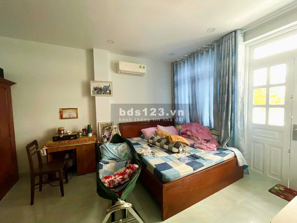 (Chủ gấp định cư) Nhà riêng thang máy Q1 - HXH tránh -100m2 5T -23.5tỷ - nở hậu tài lộc - sát Bộ CA