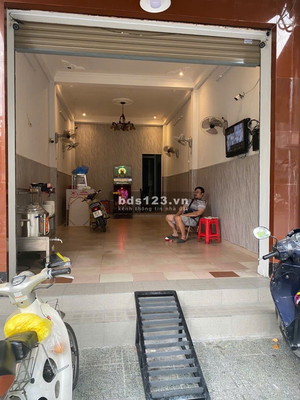 Cho thuê 100m2 mặt bằng số 66 Trần Nhân Tôn P2 Q10