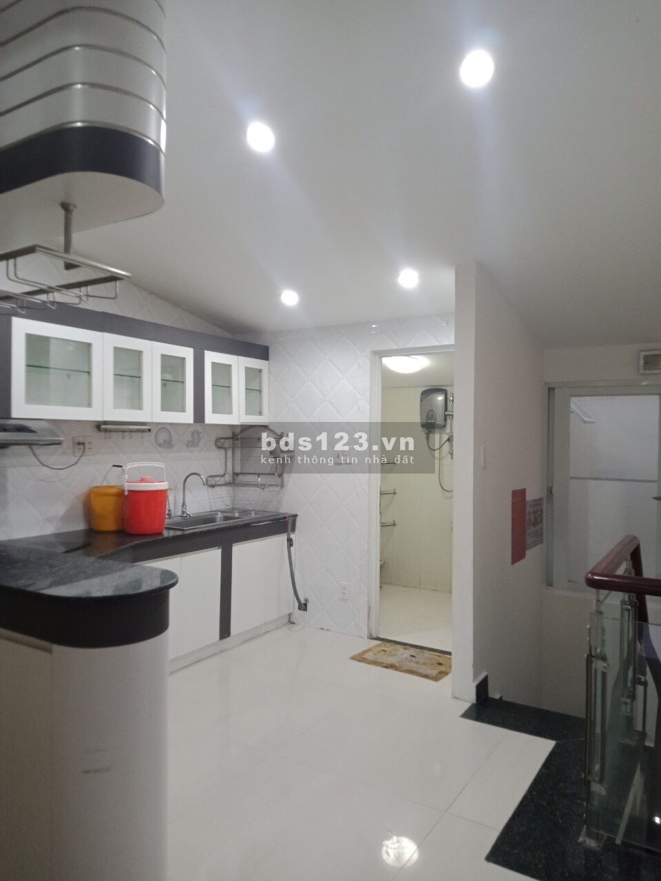 Mặt Bằng 40m2 - Có Hầm Xe - Lối đi riêng độc lập - Hẻm 70 Bùi Đình Túy - 7Tr/th