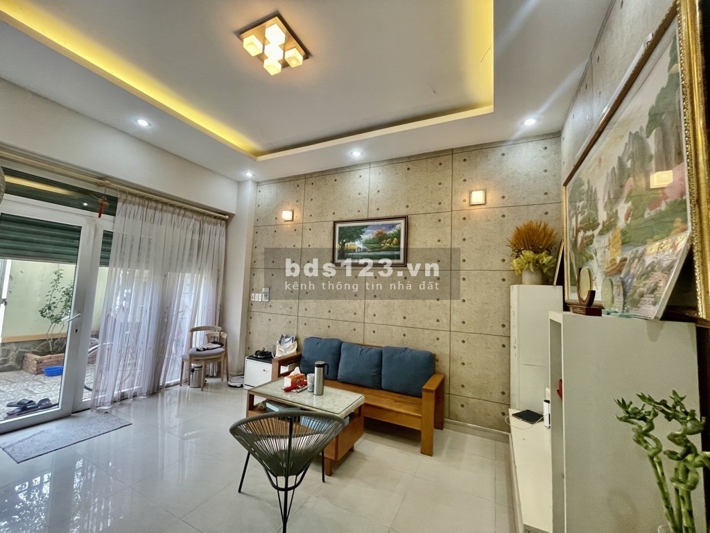 Bán nhà mặt tiền đường 12m, Khu Kiến Thiết, Gần ngay Vincom quận 9,