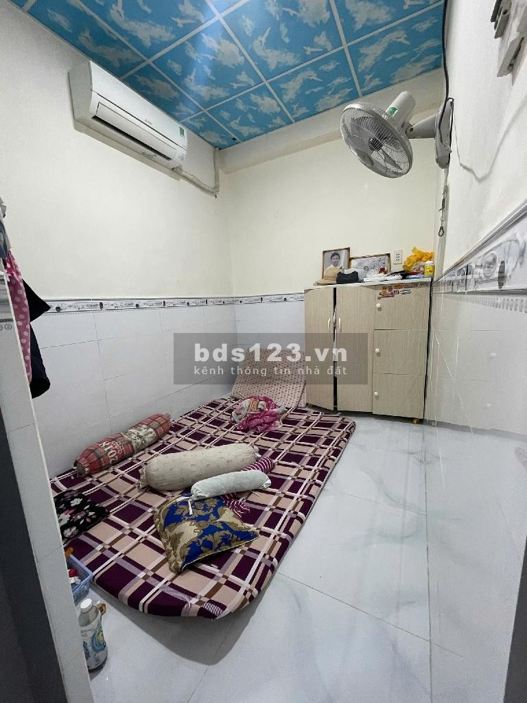 Bán Nhà C4, 92m2, mặt tiền đường số, Ngay chợ nhỏ (chợ Hiệp Phú) P Hiệp Phú, Q9