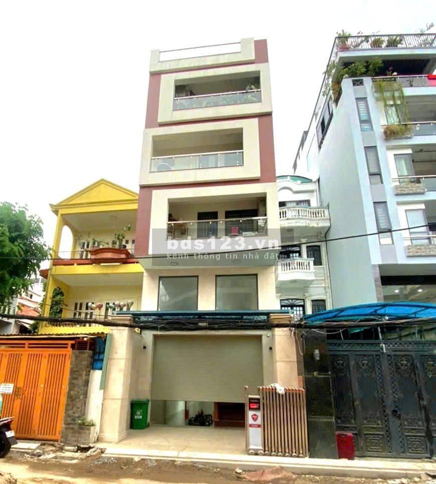 Bán nhà MT đường ngay Hậu Giang, Tân Bình, Cách sân bay 300m Hầm 6T