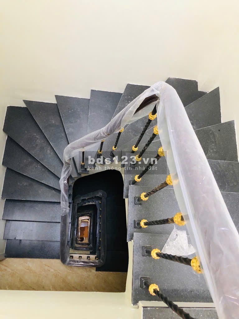 Bán nhà 5 tầng Ngọc Lâm, thang máy - Kinh doanh - Full nội thất - Giá tốt