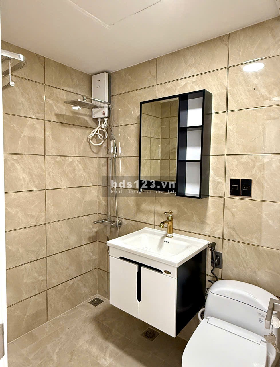 Căn góc 83m2 Hoàng Kim Thế Gia sổ hồng sẵn, thanh toán 900tr ở ngay