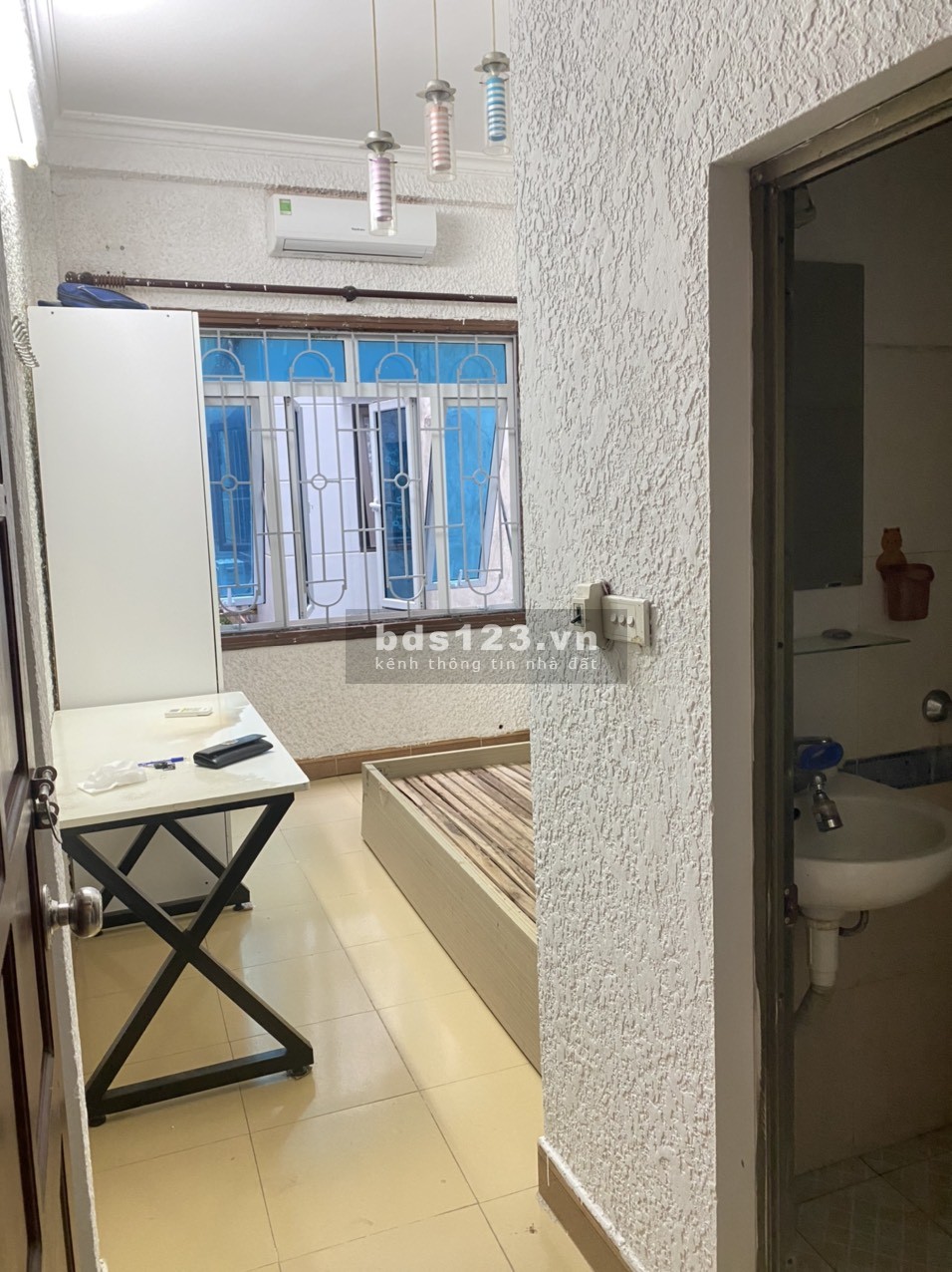 Cho Thuê nhà ngõ Giang Văn Minh, Ba Đình DT 27m 4 tầng 2PN Giá 12tr