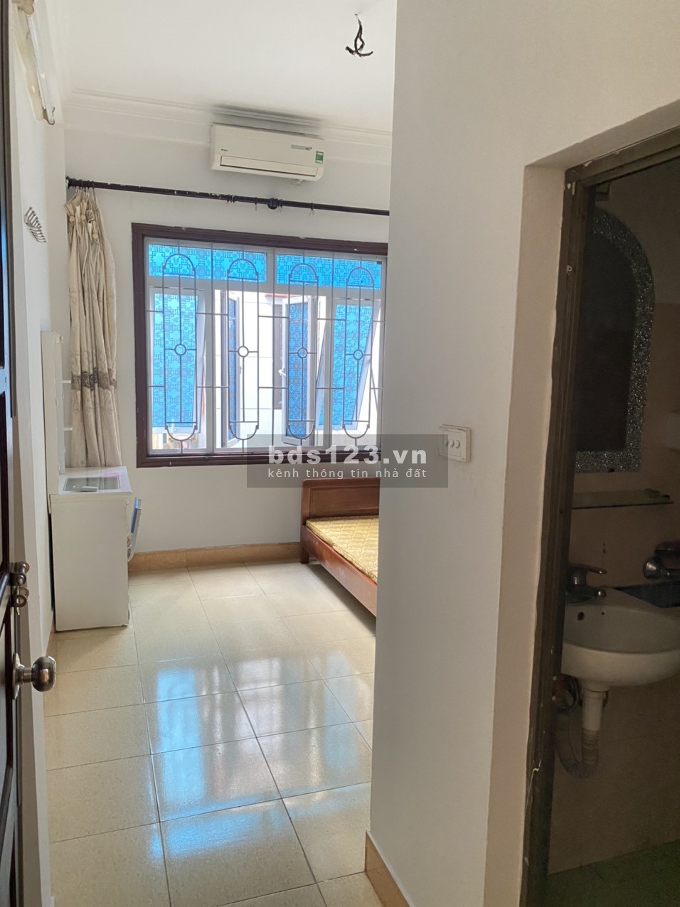 Cho Thuê nhà ngõ Giang Văn Minh, Ba Đình DT 27m 4 tầng 2PN Giá 12tr