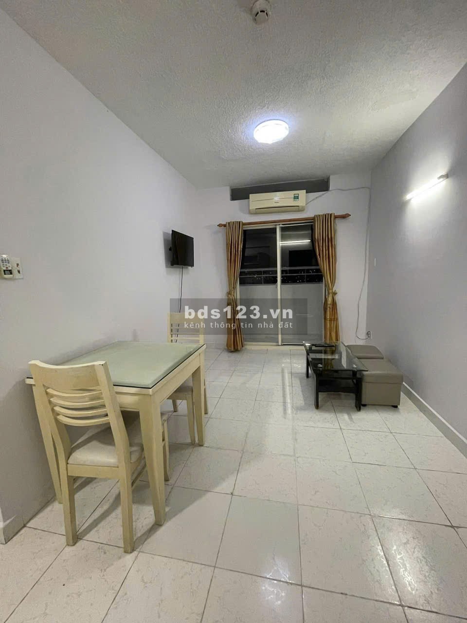 Chung cư Nguyễn Trãi, P8, Quận 5: 74m2, 2p ngủ, NT 9tr/tháng