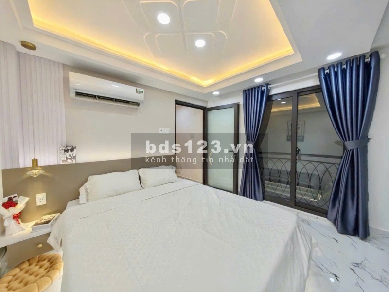 Bán Nhà Phố HXH Thông D2 Ngay ĐH HUTECH Bình Thạnh 3 Lầu 4PN Chỉ 5.x Tỷ T.Lượng