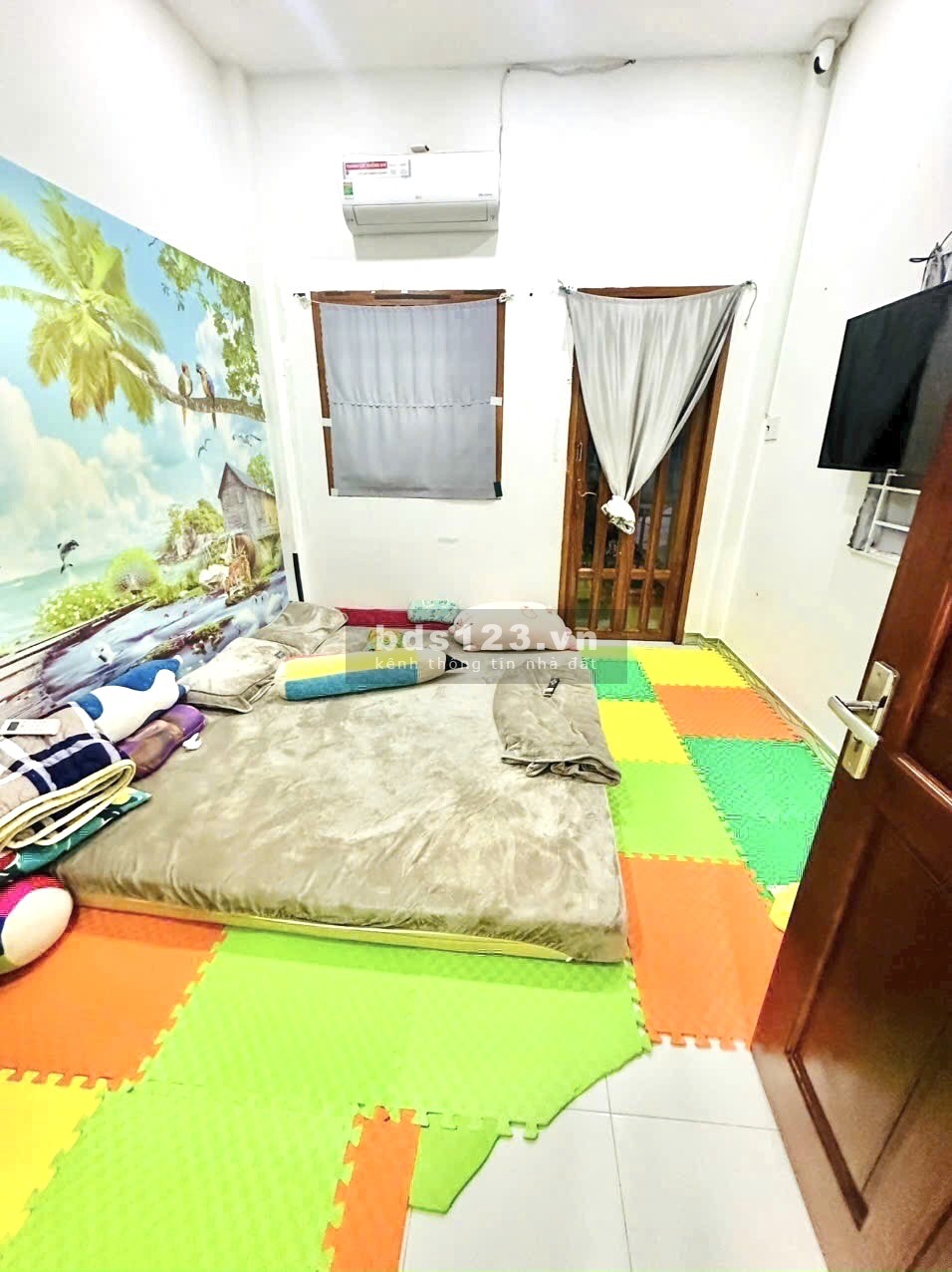 Bán nhà quận 6 - Nhà căn góc 3 mặt tiền thoáng mát - Không lộ giới & QH - 3.35 tỷ