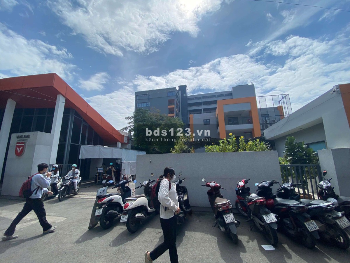 Bán Nhà sát HXH Phan Văn Trị ngay Đại Học Văn Lang Chỉ Nhỉnh 4 Tỉ