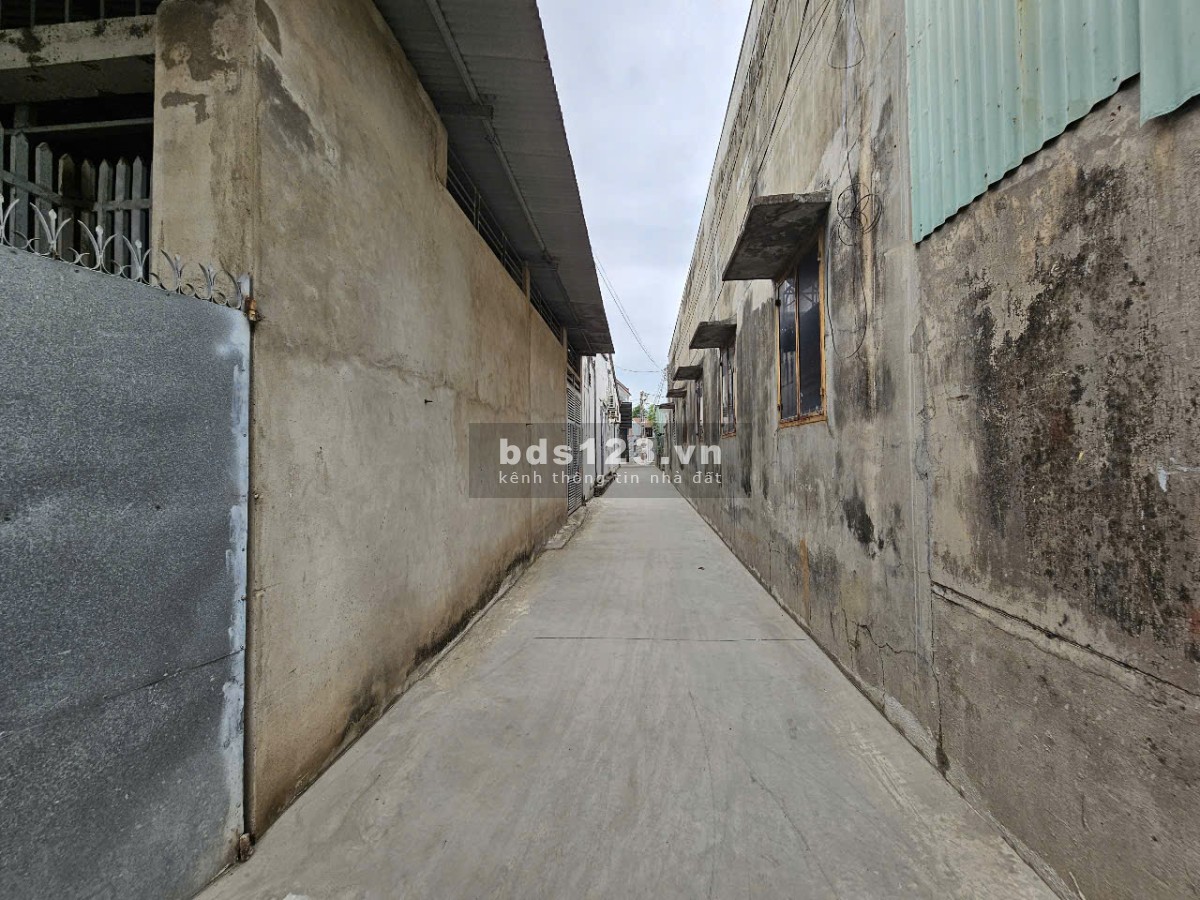 Bán đất SHR ngay ngã tư Nguyễn Khuyến, giá 1.35 tỷ, DT 4.8x20