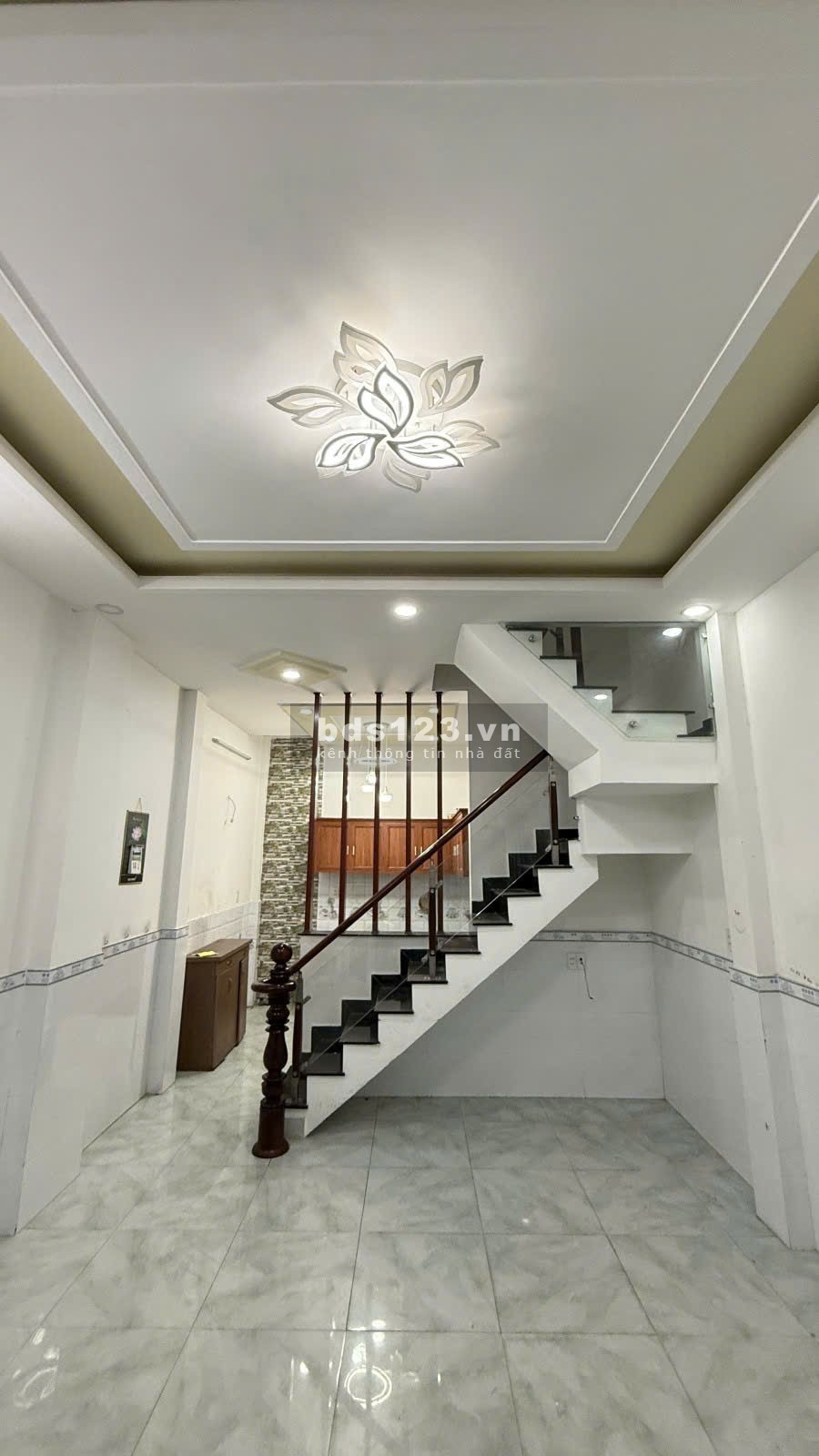 P12 GV Giáp Tân Bình - 35M2 (4,2 x 8,5) - 2 Tầng 2PN - Hẻm thông - Nở hậu - 3,9 tỷ