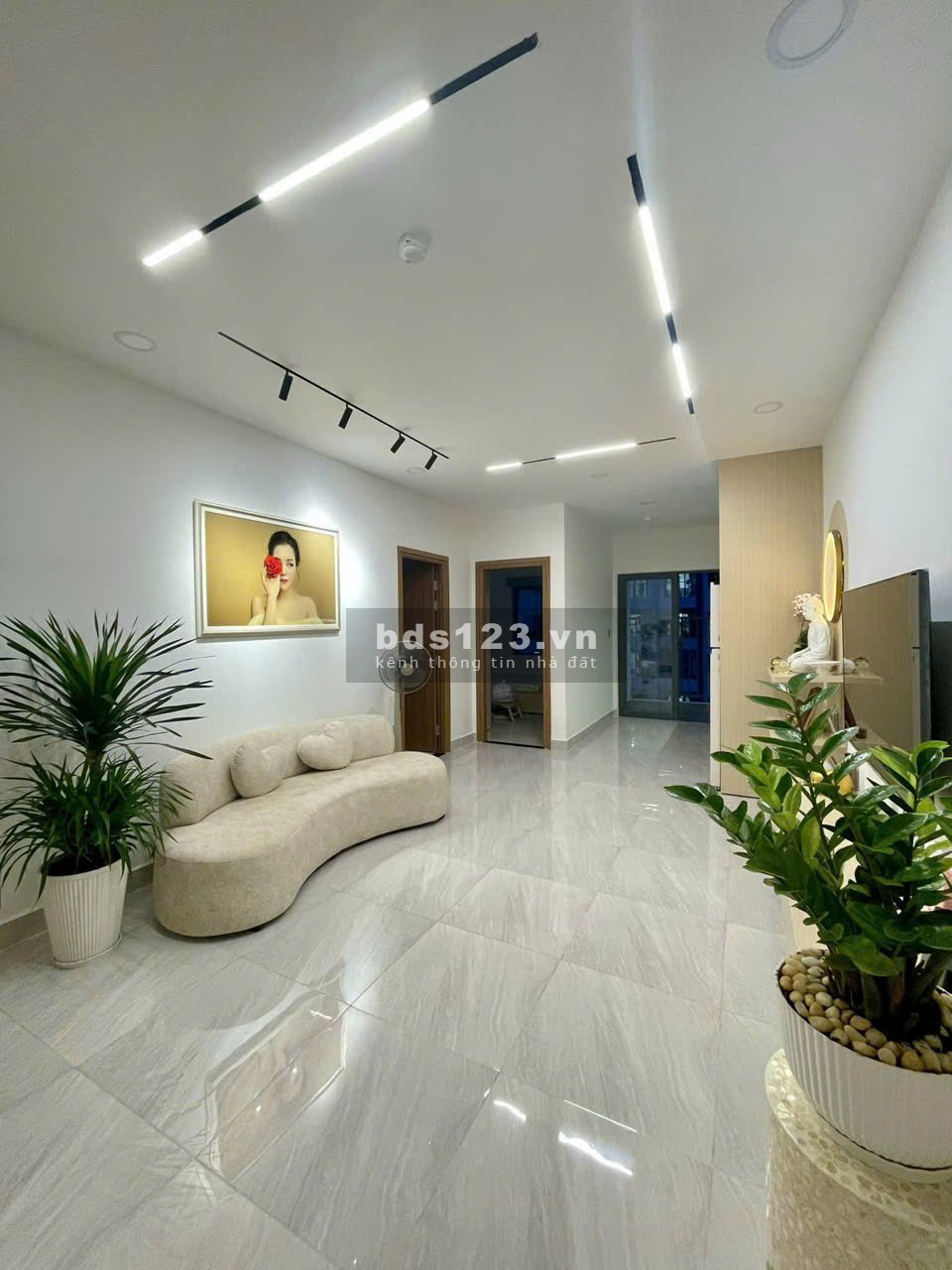 Chung cư 2A Nguyễn Sỹ Sách, TB: 11tr/th, 73m2, 2pn, NT cao cấp