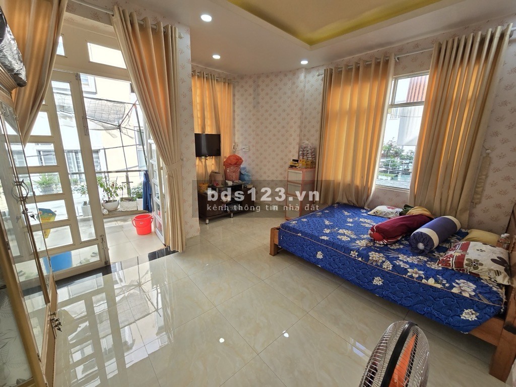 Bán nhà 3 tầng, ngang 5m, HXH 7m, ngay Phạm Văn Đồng, Linh Tây, Thủ Đức