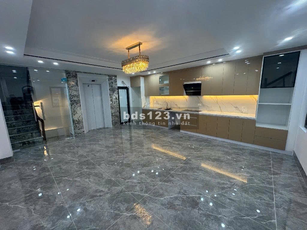 Bán nhà tái định cư Xóm Lò. 55m2. Mặt tiền 6m. 7 tầng thang máy mới kính coong. Chỉ hơn 14 tỷ