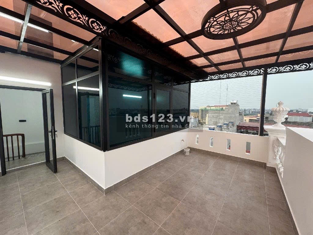 Bán nhà tái định cư Xóm Lò. 55m2. Mặt tiền 6m. 7 tầng thang máy mới kính coong. Chỉ hơn 14 tỷ