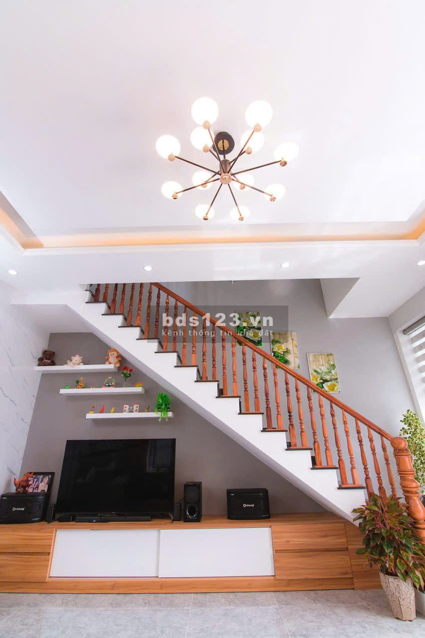 Chính chủ kẹt tiền cần bán gấp kịp Tết, 1 trệt 1 lầu 4,5x16m, diện tích 72m2