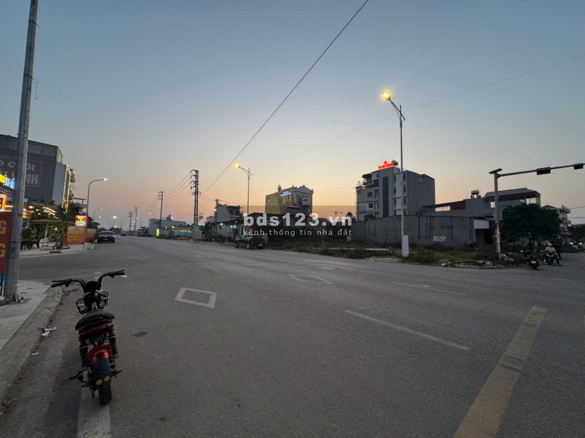 SIÊU PHẨM cặp góc 240m2 ngay ngã 4 Nông Lâm TT. Bích Động