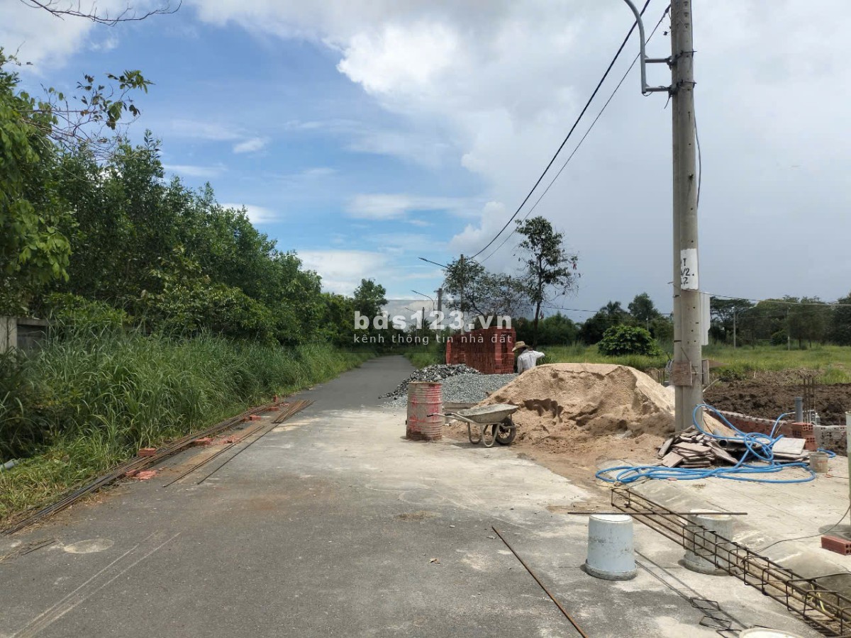Lô đất trong KDC đối diện uỷ ban xã Phước Thái, CẦN BÁN GẤP