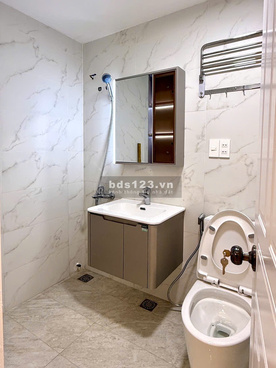 Căn 59m2 Q. Bình Tân nhà mới, sổ hồng sẵn, thanh toán 900tr ở ngay