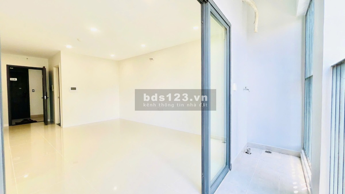 Bán nhanh căn hộ đã hoàn thiện, giá công chứng 2tỷ tầng cao,view hướng mặt tiền Nguyễn Văn Linh