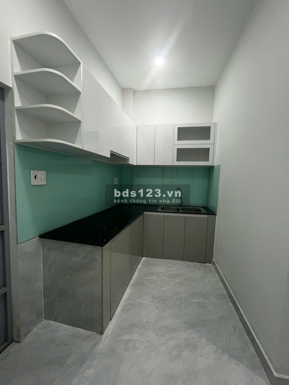 Bán nhà Lê Văn Việt, Hẻm xe Kia né Vison, 90m2, Nở Hậu, Giá 5.7 tỉ