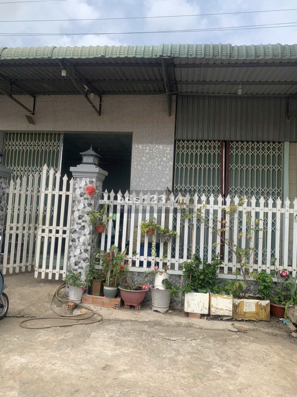 BINGO cho thuê nhà giá rẻ, nằm ngay thị trấn Tân Hưng, đói diệm công viên nước