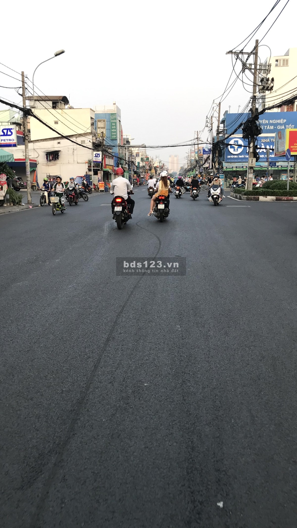 Bán nhà quận 6 đường Hậu Giang - 3 Tầng lung linh - Ngang khủng 7.3M - Tặng full nội thất - 6.5 tỷ