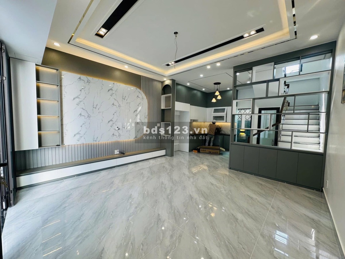 Bán nhanh nhà gần nhà hàng tiệc cưới ROSA PLACE đối diện đường Nguyễn văn trỗi