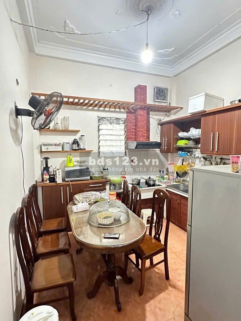 Bán nhà Kim Mã, lô góc, vuông vắn, 44m2, 4.9 tỷ
