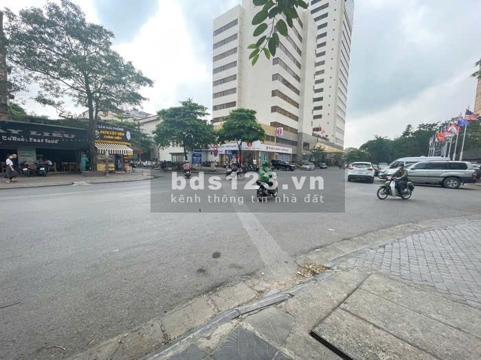 Bán nhà Ba Đình, mặt tiền đẹp, ô tô tránh, giá tốt, 40m2, 3.6 tỷ