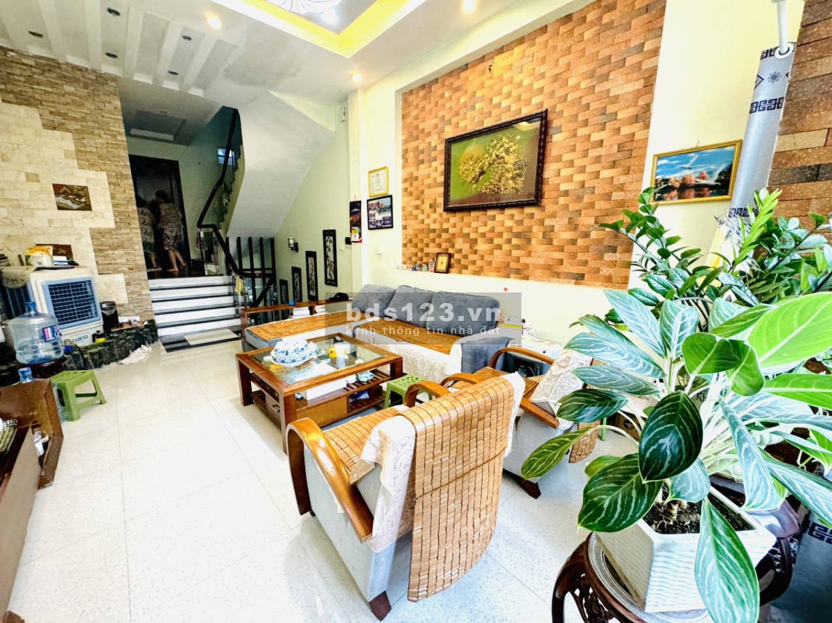 Lô góc, ô tô tránh, kinh doanh, văn phòng, vị trí cực đỉnh. DT 73m², giá chỉ 16.8 tỷ, LH: 0834180368