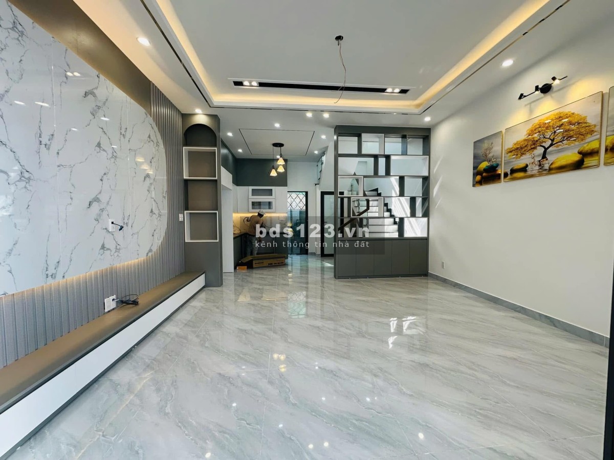 Bán nhanh nhà gần nhà hàng tiệc cưới ROSA PLACE đối diện đường Nguyễn văn trỗi