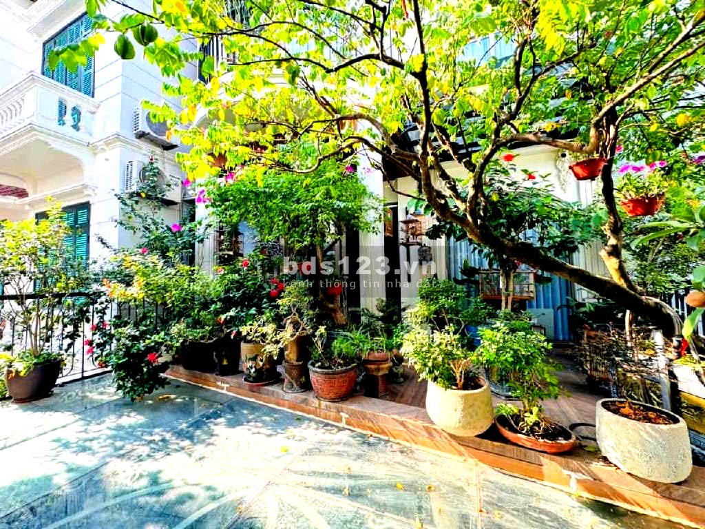 Biệt thự sân vườn siêu đẹp, lô góc, có thang máy - gara ô tô, DT 105m2, giá 26,8 tỷ. LH 0834180368