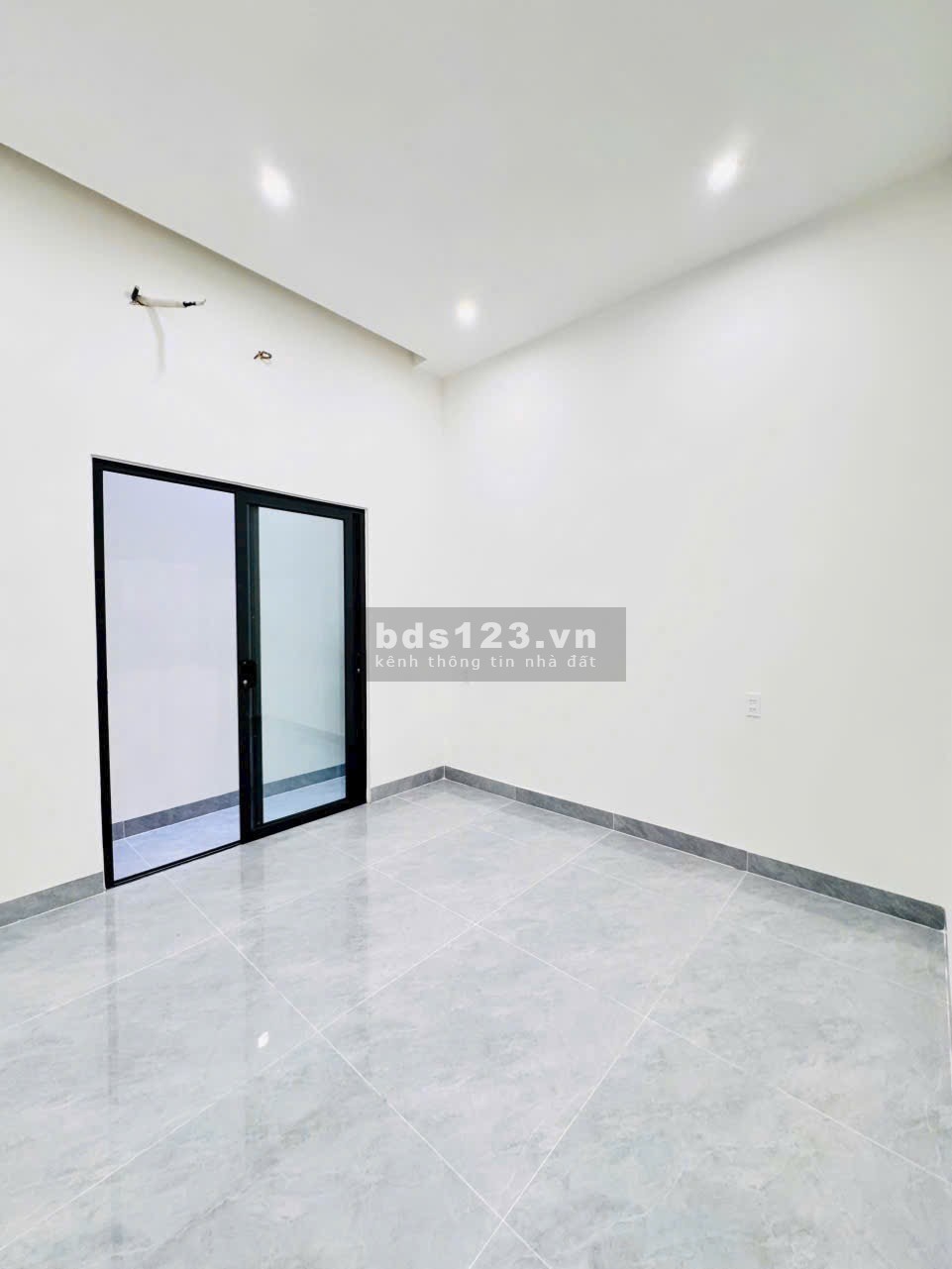 Bán Nhà Mới Hoàn Thiện Mặt Tiền Đường Phạm Tu