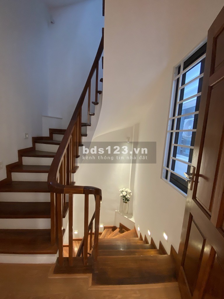 Chỉ 4 tỉ hơn có nhà đẹp Minh Khai, Bắc Từ Liêm - Ô tô đỗ cổng, giao thông tiện tứ ngả