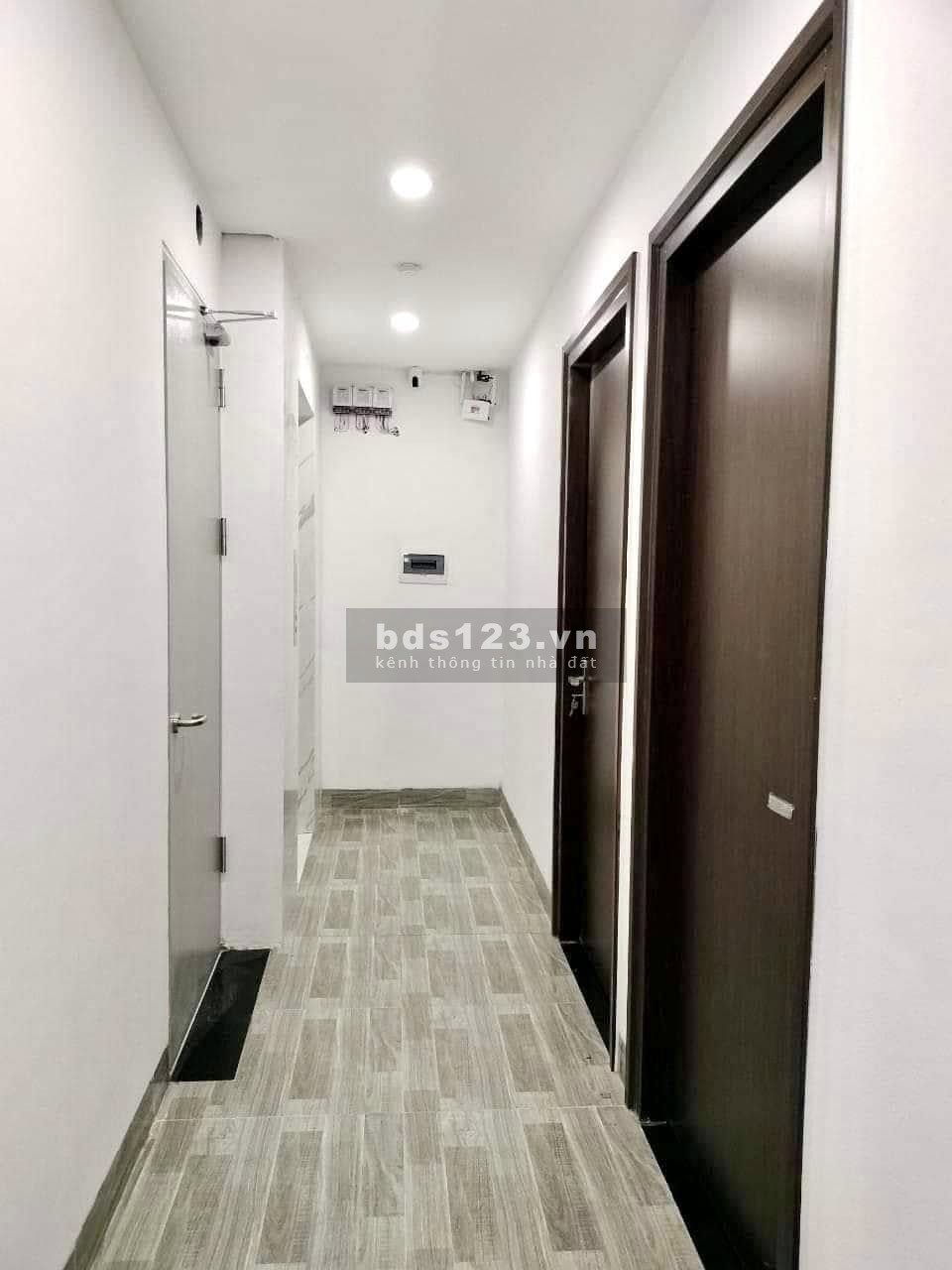 Bán nhà Trần Duy Hưng, ô tô vào nhà. Diện tích 65m2 x 5t, mt 4.5m, giá 14.9 tỷ