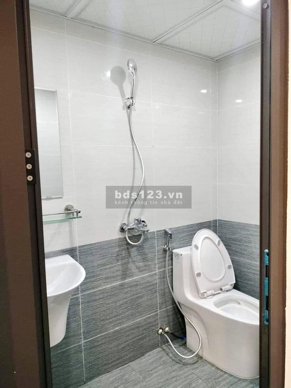 Bán nhà Trần Duy Hưng, ô tô vào nhà. Diện tích 65m2 x 5t, mt 4.5m, giá 14.9 tỷ