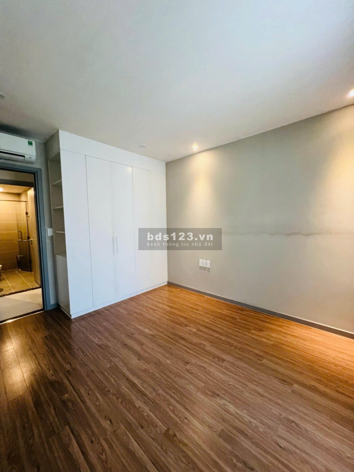 Resgreen Tower, Tân Phú: 70m2, 2p ngủ, 2wc, 9tr, Không Nt