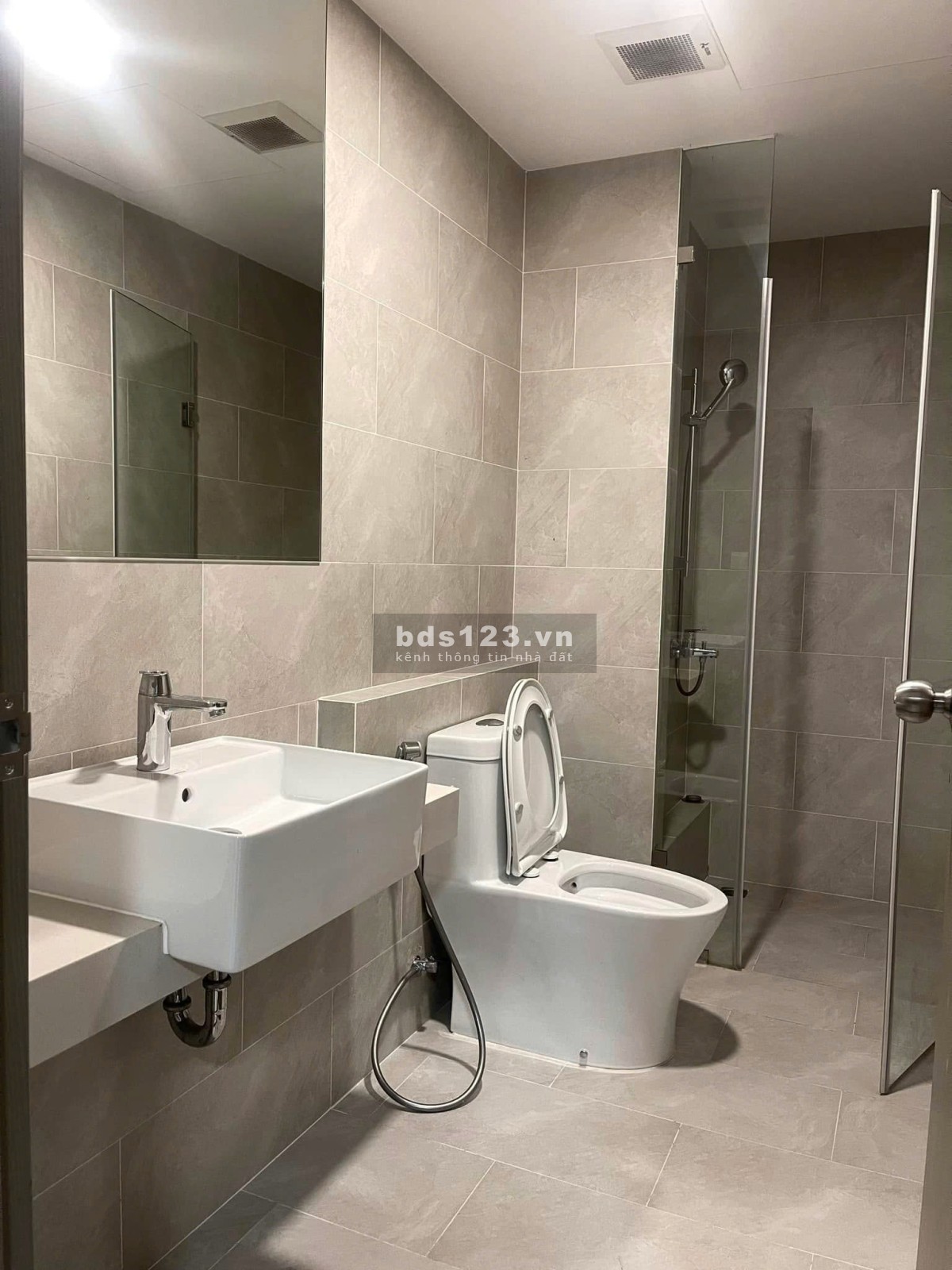 Melody, 869 Âu cơ, Tân Sơn Nhì, Tân Phú: 85m2, 2 p ngủ, 2wc, NT, 12.5tr/th