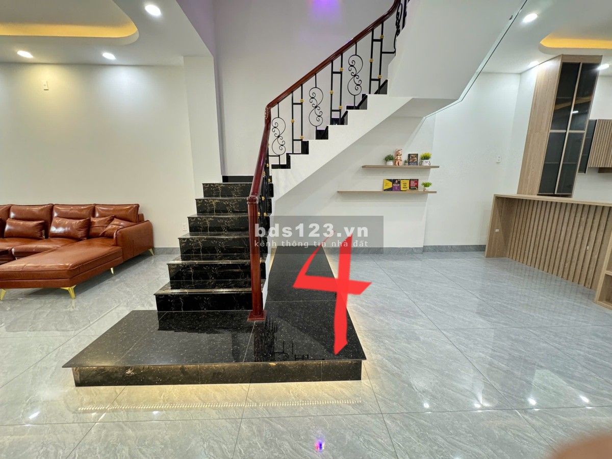 Nhà KDC đường Nguyễn Trọng Dân, P.4 Tp Gò Công, 115m2 2 lầu + ST, 4 phòng, Sổ hồng riêng hoàn công