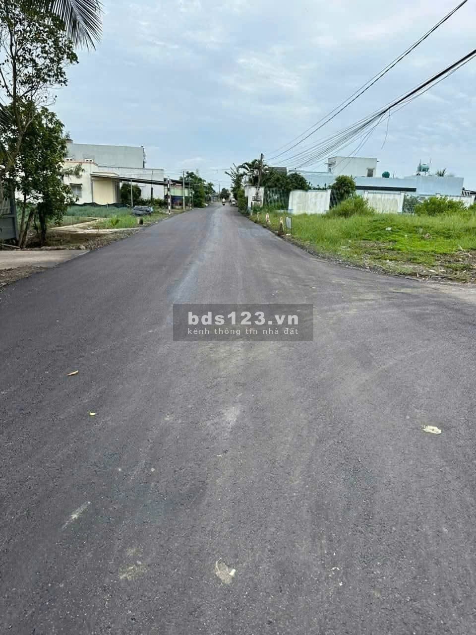 6x25m đất thổ cư Thành Phố Gò Công, mặt tiền đường Xóm Rạch nhựa 8m, đã sổ rồi, 1 tỷ thương lượng