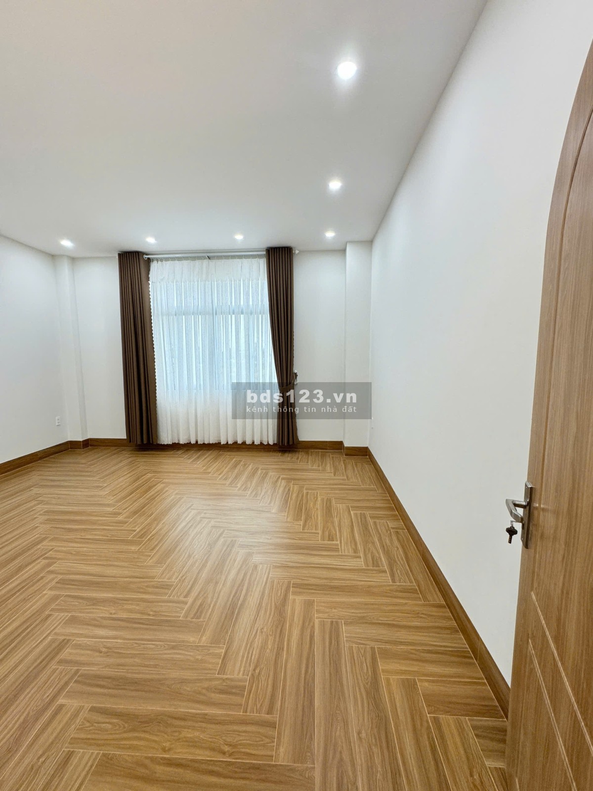 Nhà KDC đường Nguyễn Trọng Dân, P.4 Tp Gò Công, 115m2 2 lầu + ST, 4 phòng, Sổ hồng riêng hoàn công