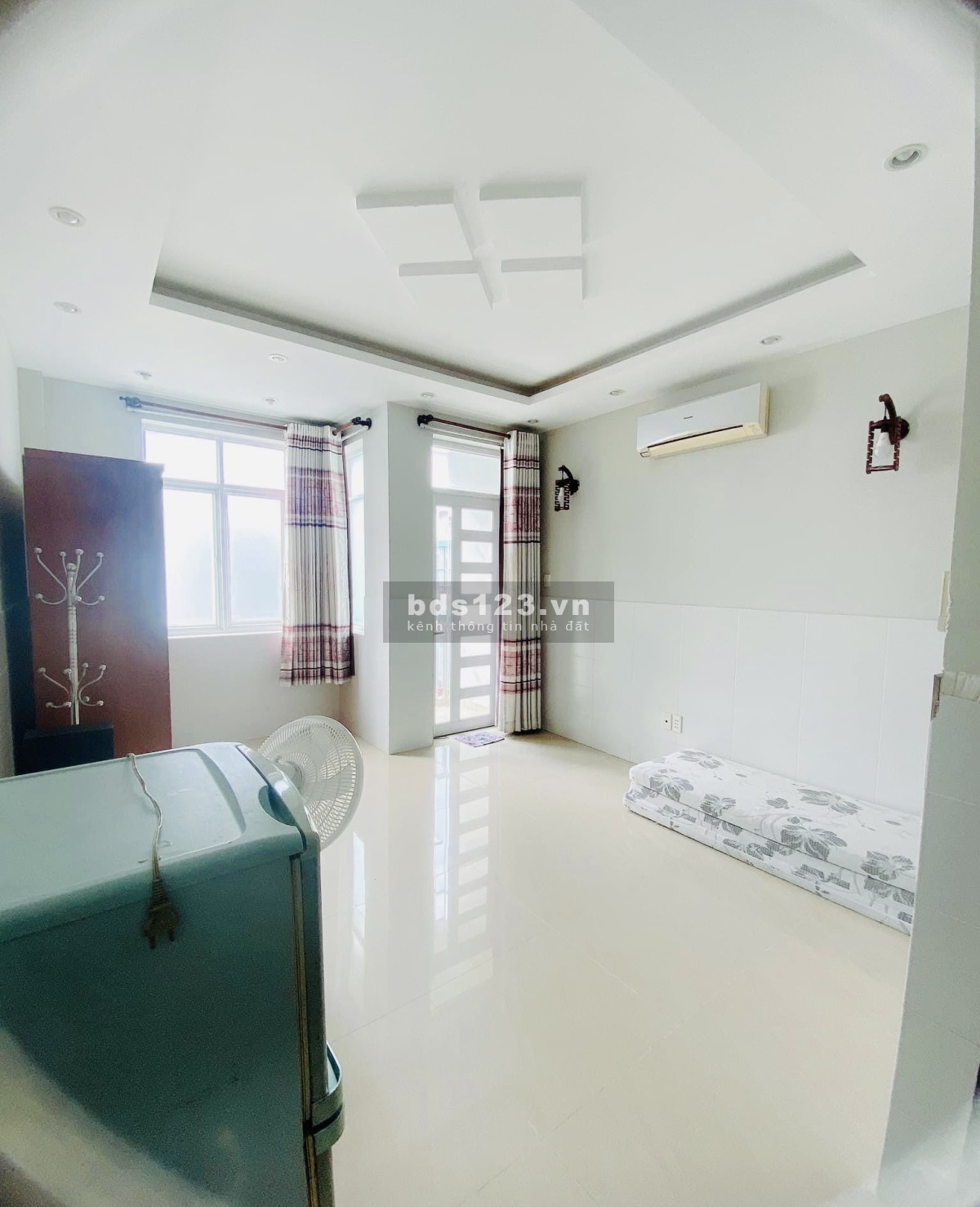 Cho thuê phòng Có Nội Thất Cửa Sổ Thoáng Mát Ngay Trung Tâm Quận 1 Gần Chợ Tân Định, FREE xe