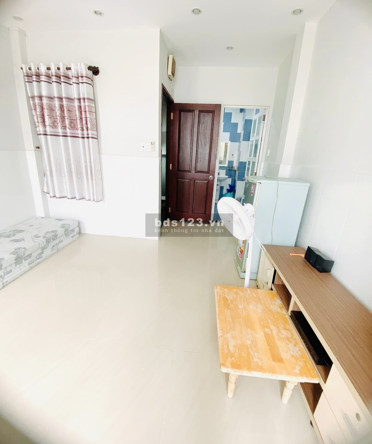 Cho thuê phòng Có Nội Thất Cửa Sổ Thoáng Mát Ngay Trung Tâm Quận 1 Gần Chợ Tân Định, FREE xe