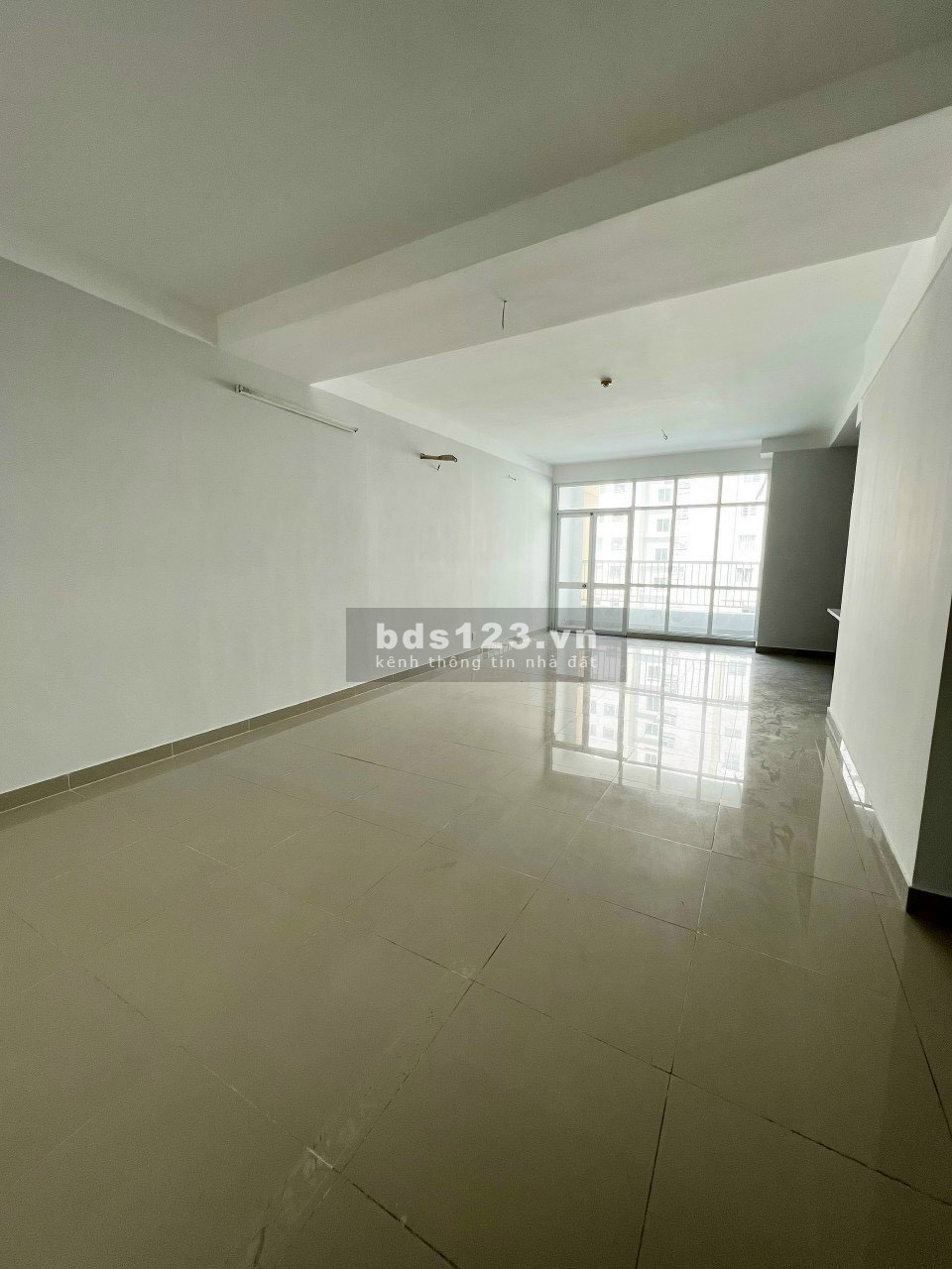 Cho thuê 3PN 2WC 127m2 BELLEZA, giá 9.5 triệu, tầng trung, ở liền.…