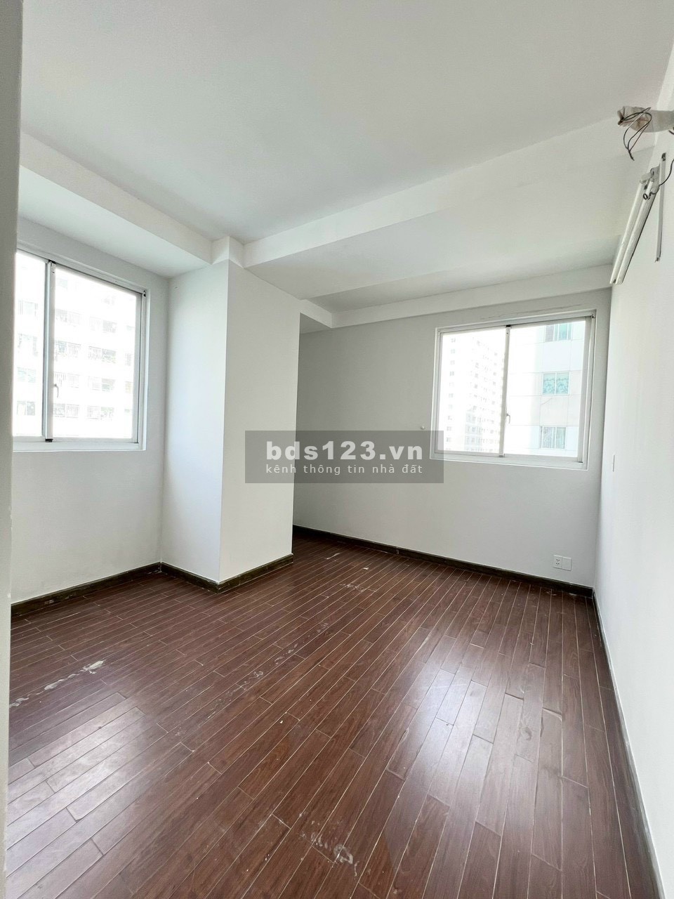 Cho thuê 3PN 2WC 127m2 BELLEZA, giá 9.5 triệu, tầng trung, ở liền.…