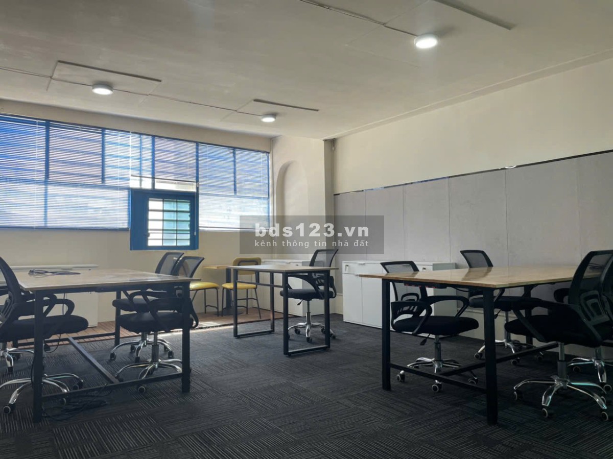 Văn phòng full nội thất mặt tiền QL13 Bình Thạnh 12 triệu