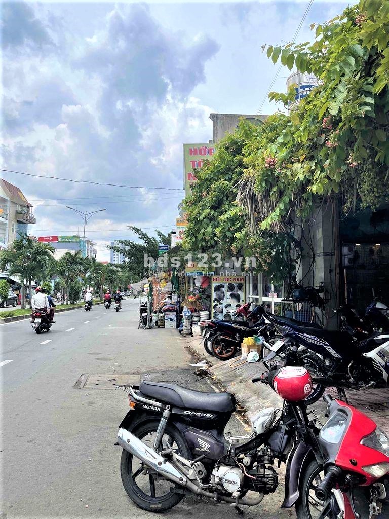 15 triệu/ tháng, cho thuê nhà nguyên căn mặt tiền Phú Thuận quận 7, KD sầm uất, 40M2, trệt lầu 2PN